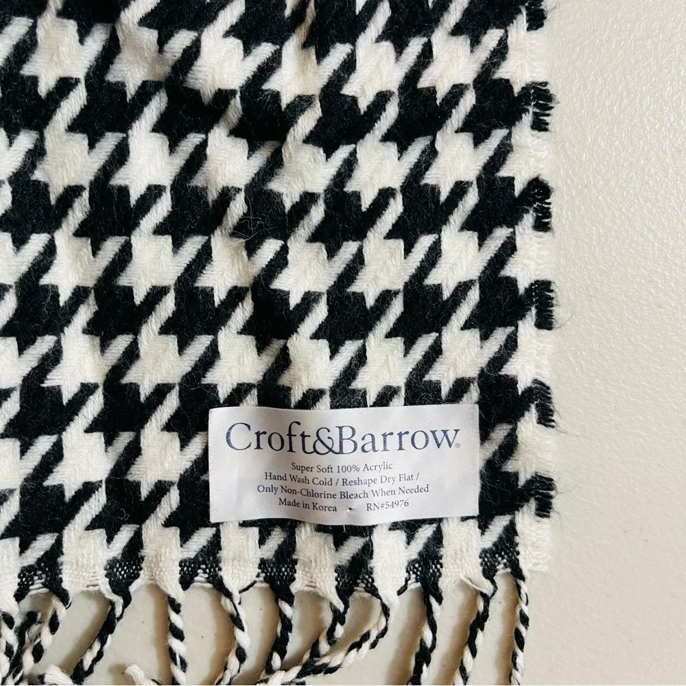 Croft & Barrow Super Soft 100% Acrylic Black and White Houndstooth Scarf